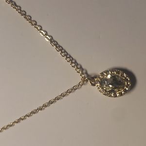 CRYSTAL necklace very pretty